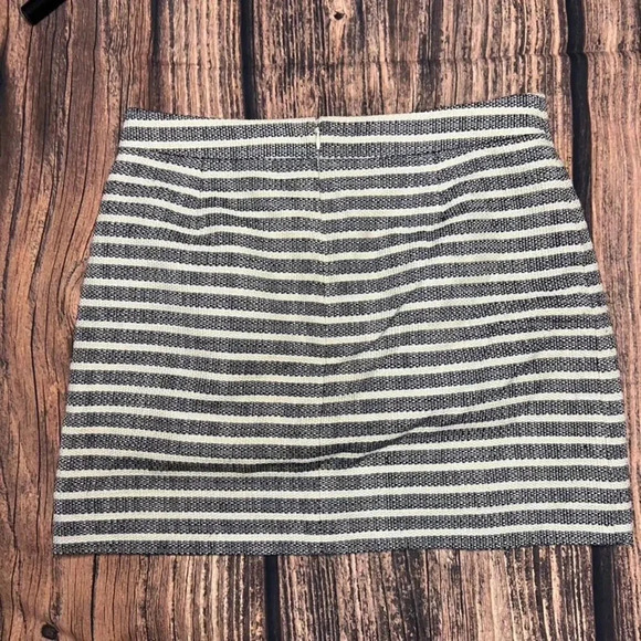 J.Crew Women's Striped Mini Skirt Size 8 Multicolor Short Length - Picture 3 of 3